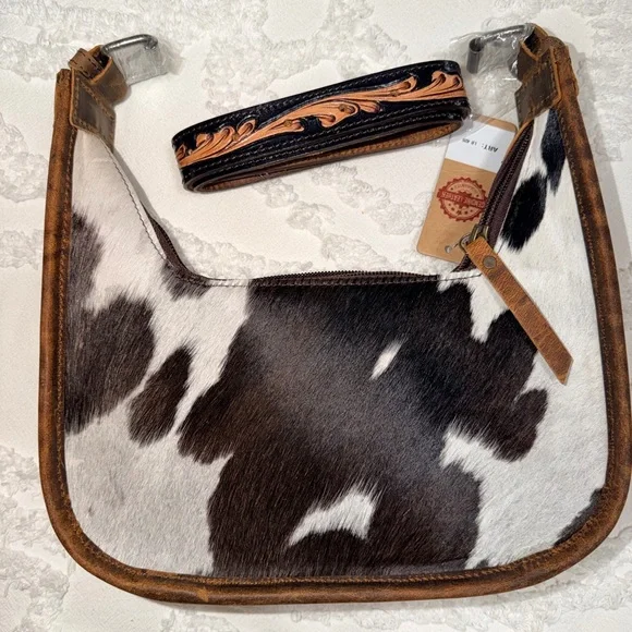 Cowhide Saddle Bag with Brown Leather Trim - Picture 3 of 6